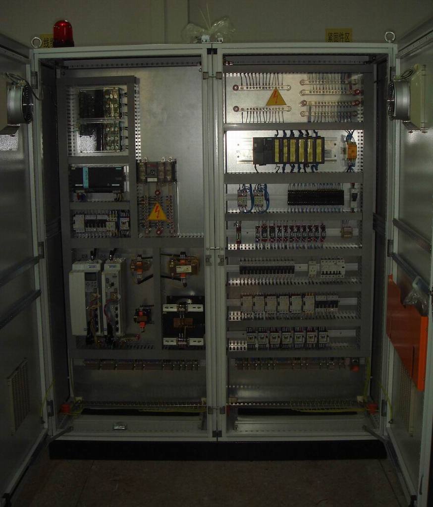 PLC邏輯控制柜PLC邏輯控制柜"適應(yīng)環(huán)境，也就適應(yīng)了問題"